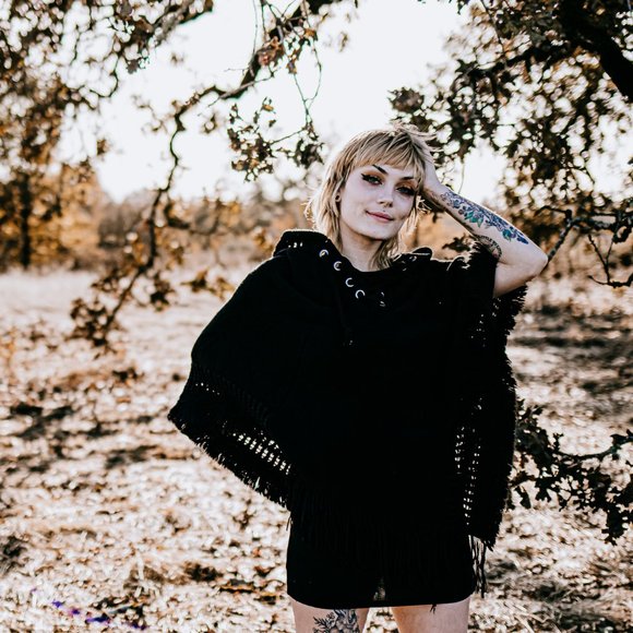 Cozy Autumn Hooded Poncho Black - Picture 3 of 9